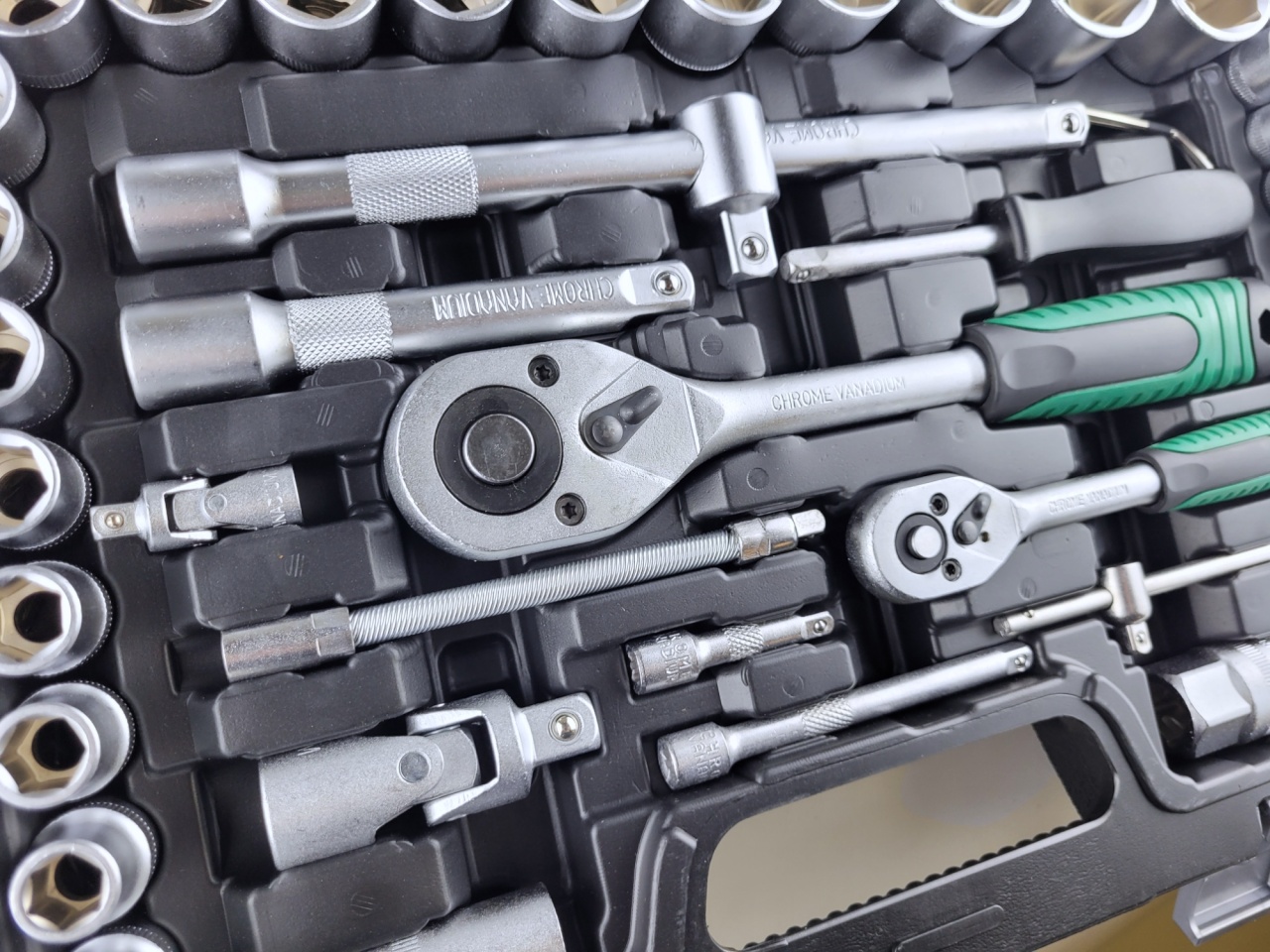 Набор инструментов для автомобиля 94 предмета CRV сталь оптом